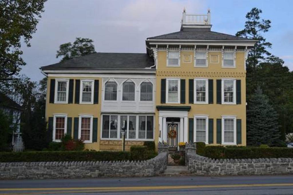 Ej Bowman House Bed & Breakfast Lititz Esterno foto